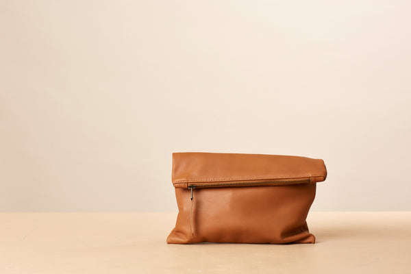 How to style a summer outfit with a KARMME clutch