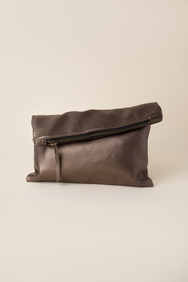 Bey Clutch In Bronze