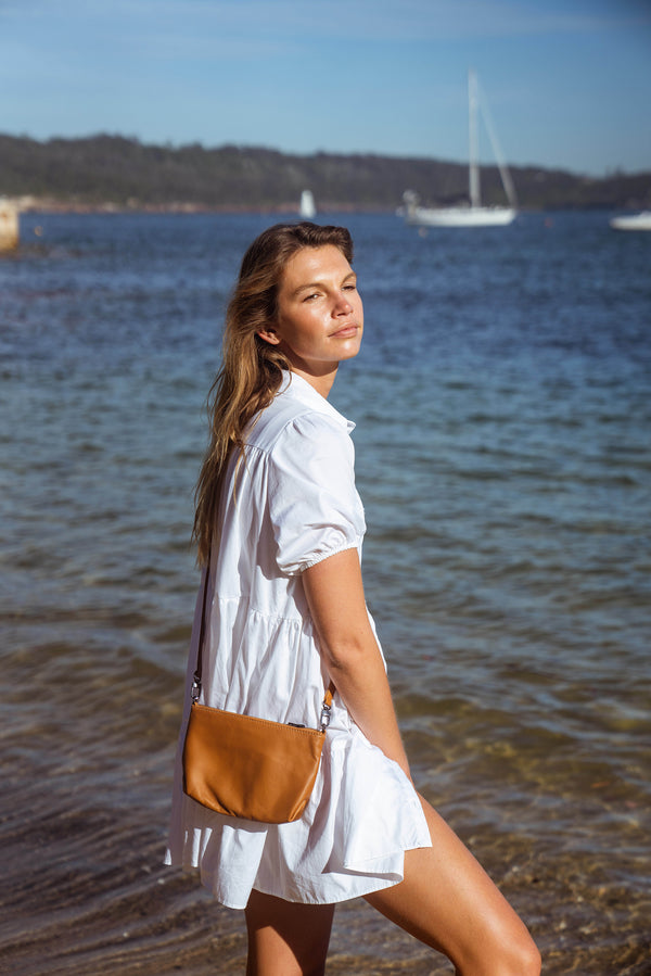 Sista Crossbody| classic tan