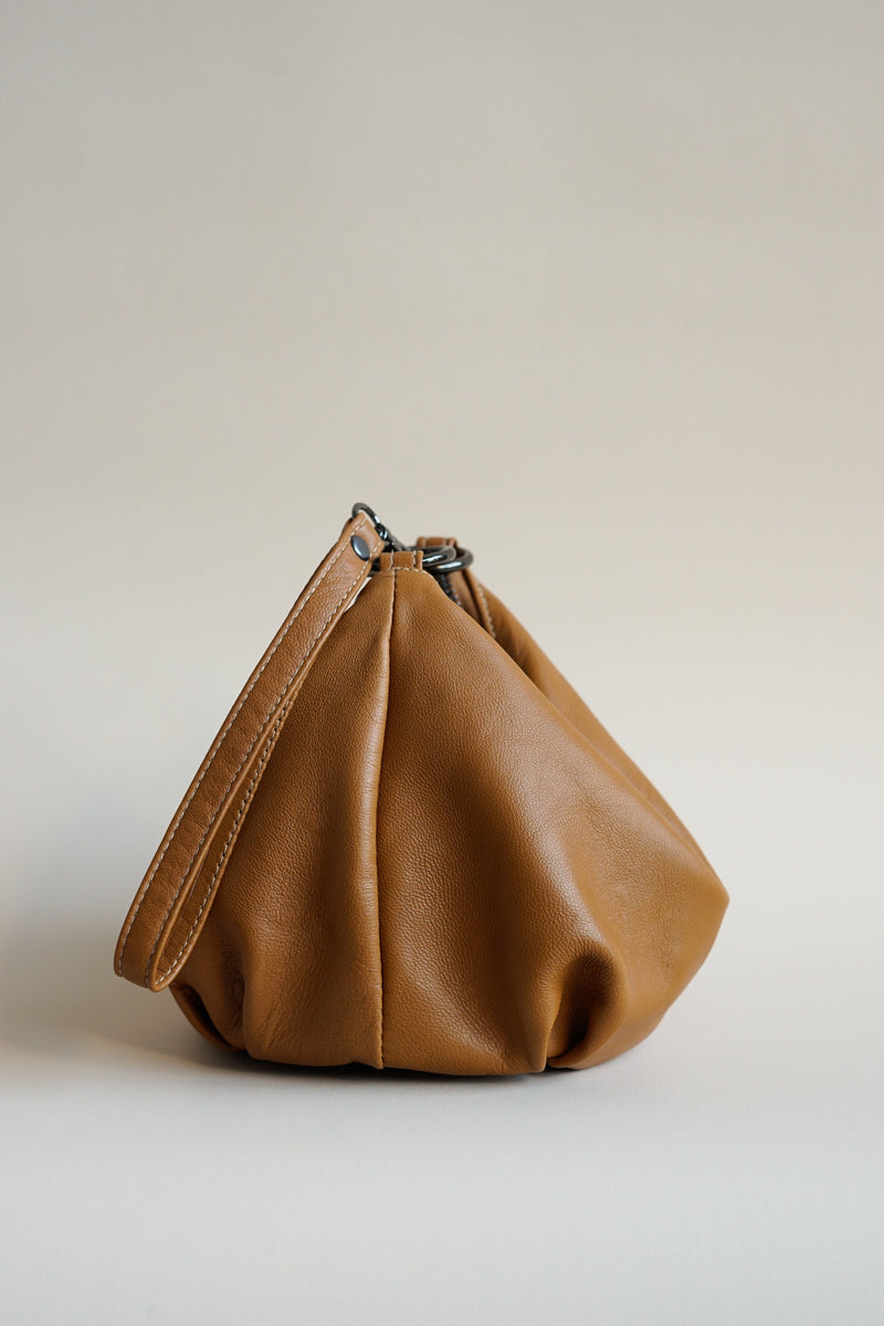 teardrop  | classic tan bag
